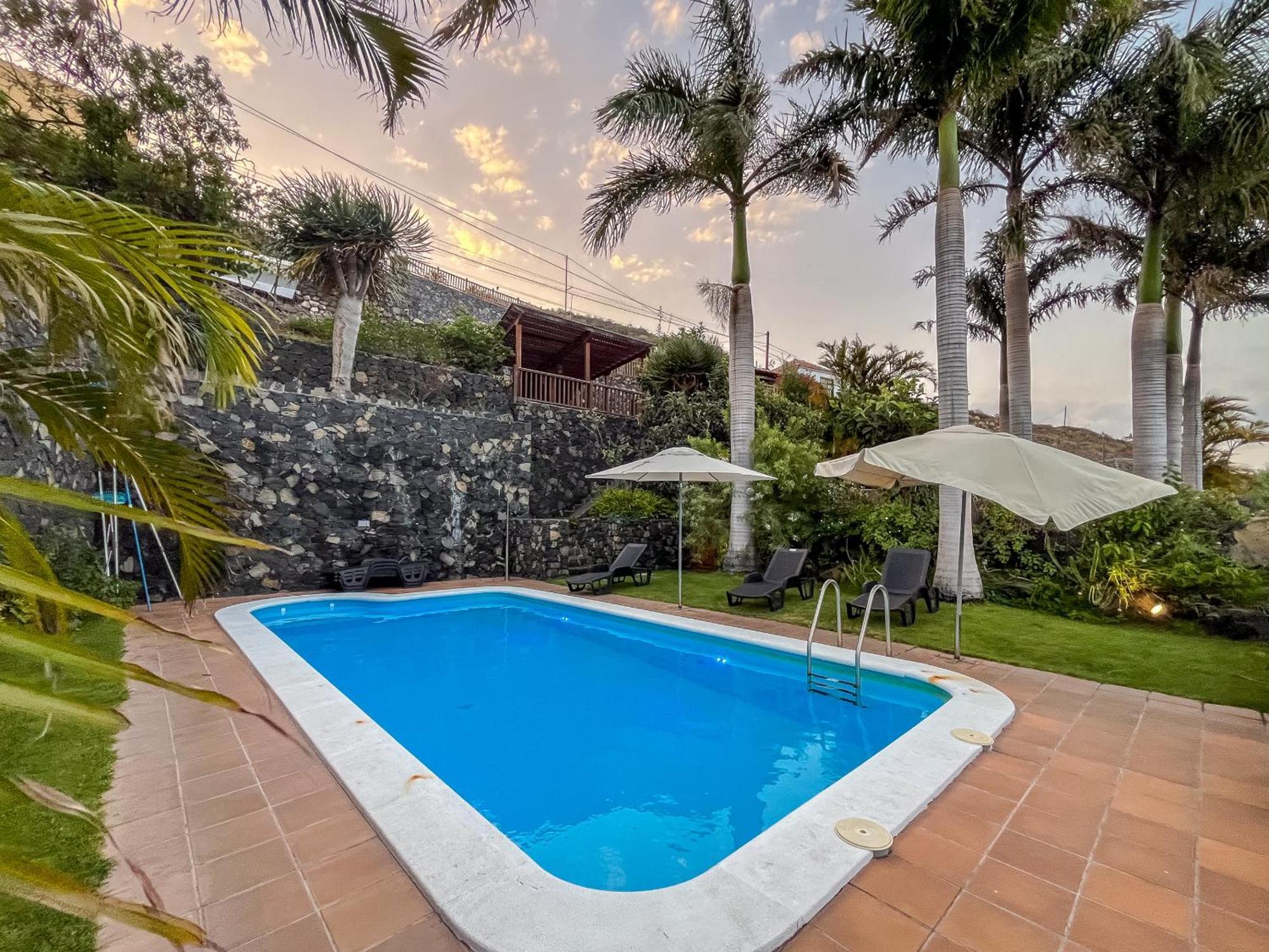 Lightbooking Los Morales Mazo Buitenkant foto